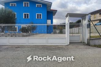 Negozio in vendita, via del Villino, Alanno Scalo, Alanno