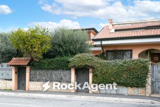 Villa in vendita, viale Valle dell'Aniene, Marco Simone, Guidonia Montecelio