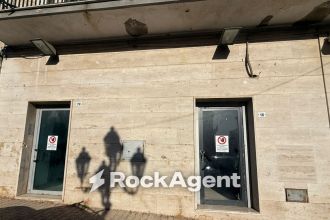 Negozio in vendita, Piazza Vittorio Emanuele  18, Pietraperzia