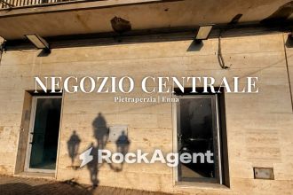 Negozio in vendita, Piazza Vittorio Emanuele  18, Pietraperzia