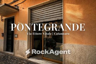 Negozio in vendita, via Ettore Vitale  52, Pontegrande, Catanzaro
