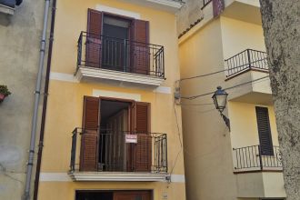Terratetto unifamiliare in vendita, via Cirillo  42, Mammola