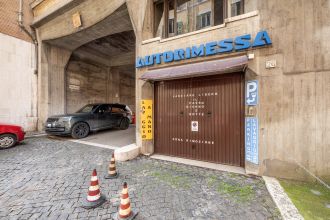 Box / Garage in vendita, via di San Paolo alla Regola  26, Centro Storico, Roma