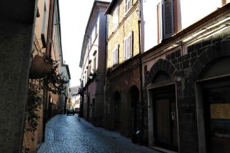 Appartamento in vendita, via Roma  17, Acquapendente