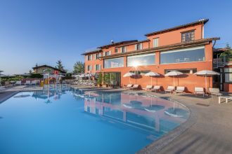 Albergo in vendita, Alba