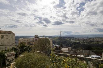 Trilocale in vendita, Largo Raffaele Marincola Cattaneo  33, Centro Storico, Catanzaro