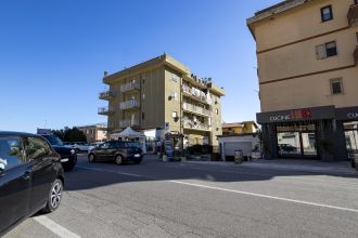 Trilocale in vendita, viale Crotone  202, Catanzaro Lido, Catanzaro