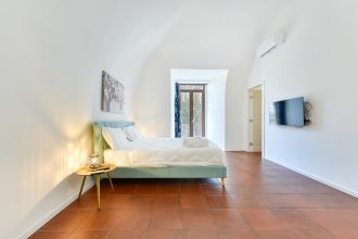 Appartamento in vendita, via Foria  81, Museo, Napoli