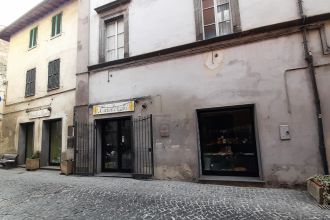 Negozio in affitto, via Roma  23, Acquapendente