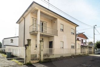 Villa in vendita, via Case Nuove  7, Sannazzaro De&#039; Burgondi