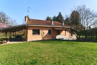 Villa in vendita, via Cristoforo Colombo  3, Cadorago