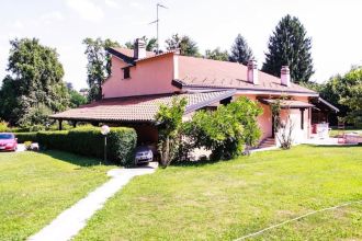 Villa in vendita, via Cristoforo Colombo , Cadorago