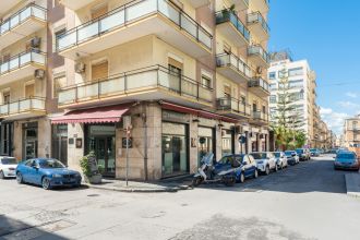 Negozio in vendita, via Francesco Crispi  249, Tribunale, Catania