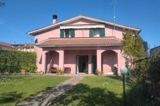 Villa in vendita, via Ten.Tito Mechilli  3, Caprarola