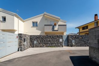 Villa in vendita, via Alpi  8, San Giovanni La Punta