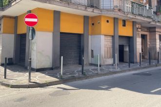 Negozio in affitto, via Angelo Volpicelli  34, Arzano