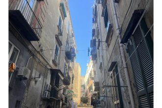 Bilocale in vendita, Salita Sant&#039;Antonio a Tarsia  33, Centro, Napoli