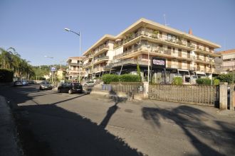 Trilocale in vendita, via Santi Bonaccorsi  6, Aci Catena