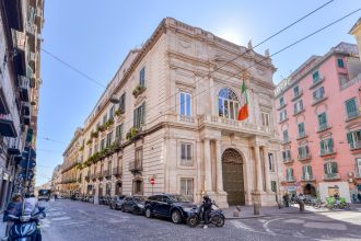 Negozio in vendita, via Maddaloni &amp; via Sant&#039;Anna dei Lombardi  Napoli  NA  Italia, Centro, Napoli