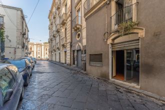 Negozio in vendita, via Alessandro Manzoni  13, Centro Storico, Catania