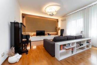 Quadrilocale in vendita, via Duca degli Abruzzi  83, Trappeto, San Giovanni La Punta