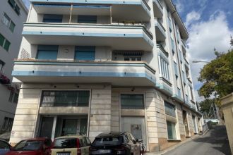 Negozio in vendita, via Marcantonio Carattino  26, Varazze