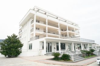 Stabile o palazzo in affitto, via Forche Caudine  165, Montedecoro, Maddaloni