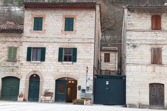 Negozio in vendita, via Camponocecchio 15, Genga