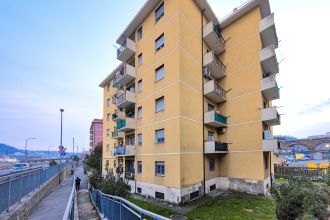 Bilocale in vendita, via S. Ambrogio di Fegino  2b, Rivarolo, Genova