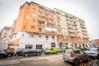 Appartamento in vendita, via Generale Francesco Pignatelli  11, Centro, Napoli