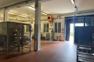 Capannone in affitto, via Naufraghi del Galilea, Sala Baganza