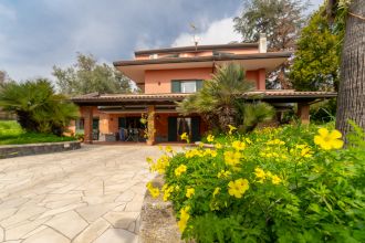 Villa in vendita, via Pietro Maroncelli  8, Trecastagni