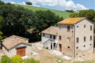 Casale in vendita, Frazione Magnadorsa  122, Arcevia