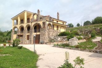 Villa in vendita, via Mascioni  23, Castel Campagnano