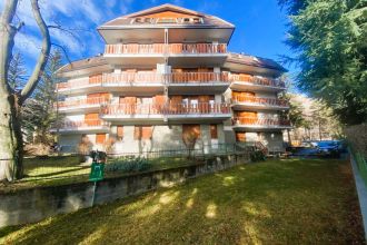 Bilocale in affitto, viale Bramafam  22, Bardonecchia