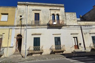 Appartamento in vendita, via Cavour  112, Salice Salentino