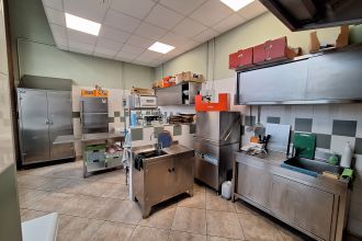 Attività / Licenza in vendita, via Vittorio Veneto, Langhirano