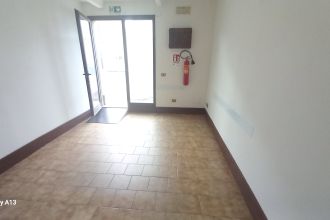 Negozio in affitto, via Raffaello Sanzio  108, Senigallia