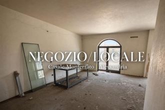 Negozio in vendita, via Guglielmo Massaia, Casale Monferrato