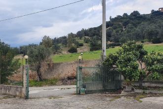 Stabile o palazzo in vendita, Strada Statale 107 Silana Crotonese, Apriglianello, Crotone