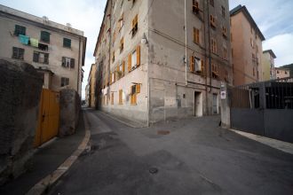 Trilocale in vendita, via Giuseppe Frassinello, Certosa, Genova