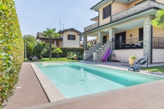 Villa in vendita, via Grazia Deledda  42, Ceranova