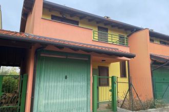Villa in vendita, via delle Dalie, Spessa