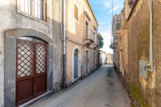 Bilocale in vendita, via Cavour, Trecastagni