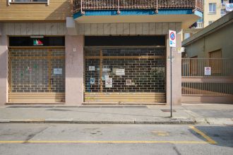 Negozio in vendita, via Issiglio  17, Borgo San Paolo, Torino
