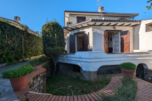 Villa in vendita, via Terracina  205, San Felice Circeo