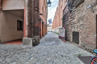 Mansarda in vendita, Vicolo Colombina  2, Centro, Bologna