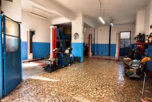 Negozio in vendita, via Nino Costa, Ardeatino, Roma