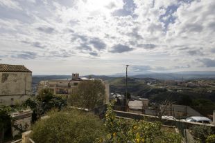 Trilocale in vendita, Largo Raffaele Marincola Cattaneo  33, Centro Storico, Catanzaro