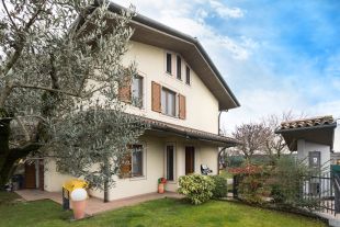 Villa in vendita, via Don Minzoni  31, Stezzano